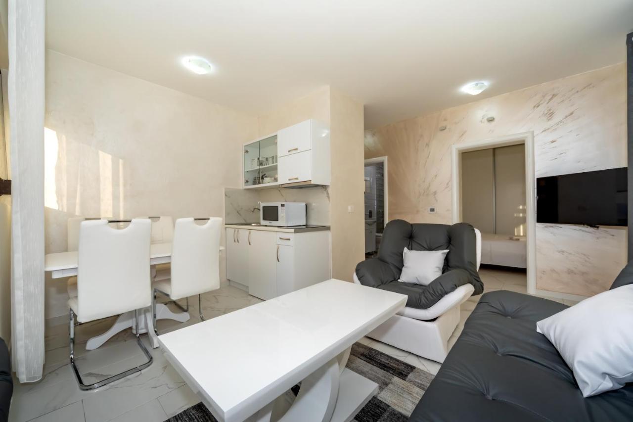 Kaom Lux Apartment โดบราวอดา ภายนอก รูปภาพ