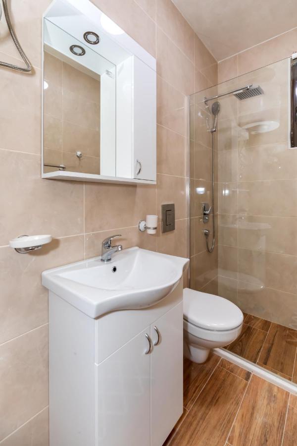 Kaom Lux Apartment โดบราวอดา ภายนอก รูปภาพ