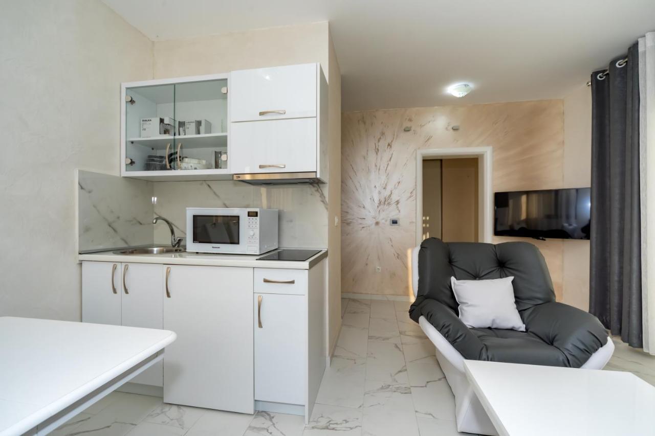 Kaom Lux Apartment โดบราวอดา ภายนอก รูปภาพ