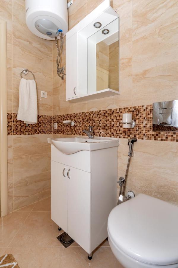 Kaom Lux Apartment โดบราวอดา ภายนอก รูปภาพ