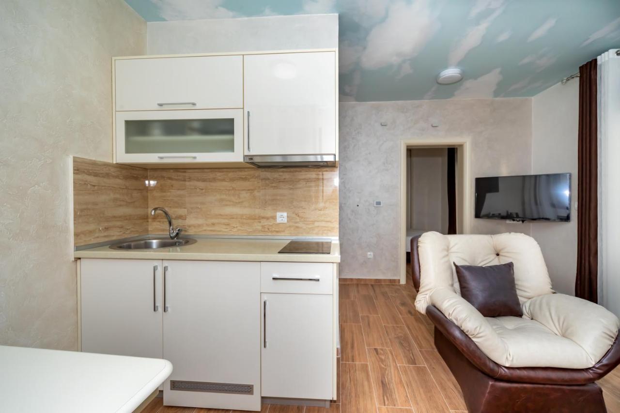 Kaom Lux Apartment โดบราวอดา ภายนอก รูปภาพ