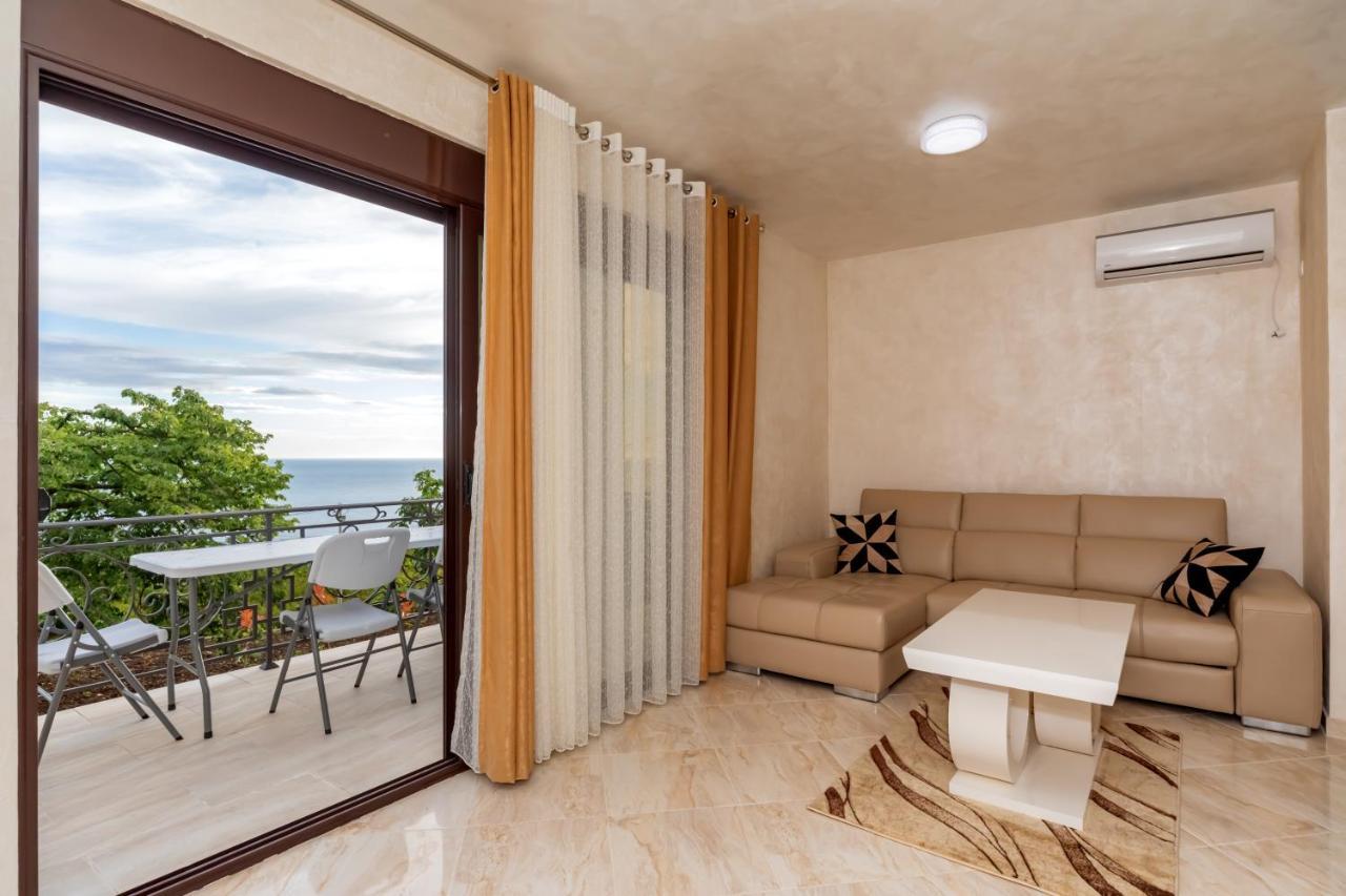 Kaom Lux Apartment โดบราวอดา ภายนอก รูปภาพ