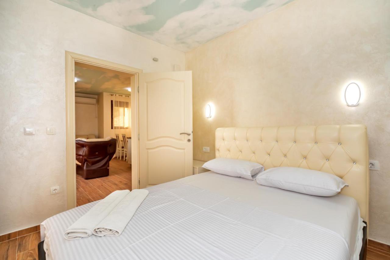 Kaom Lux Apartment โดบราวอดา ภายนอก รูปภาพ