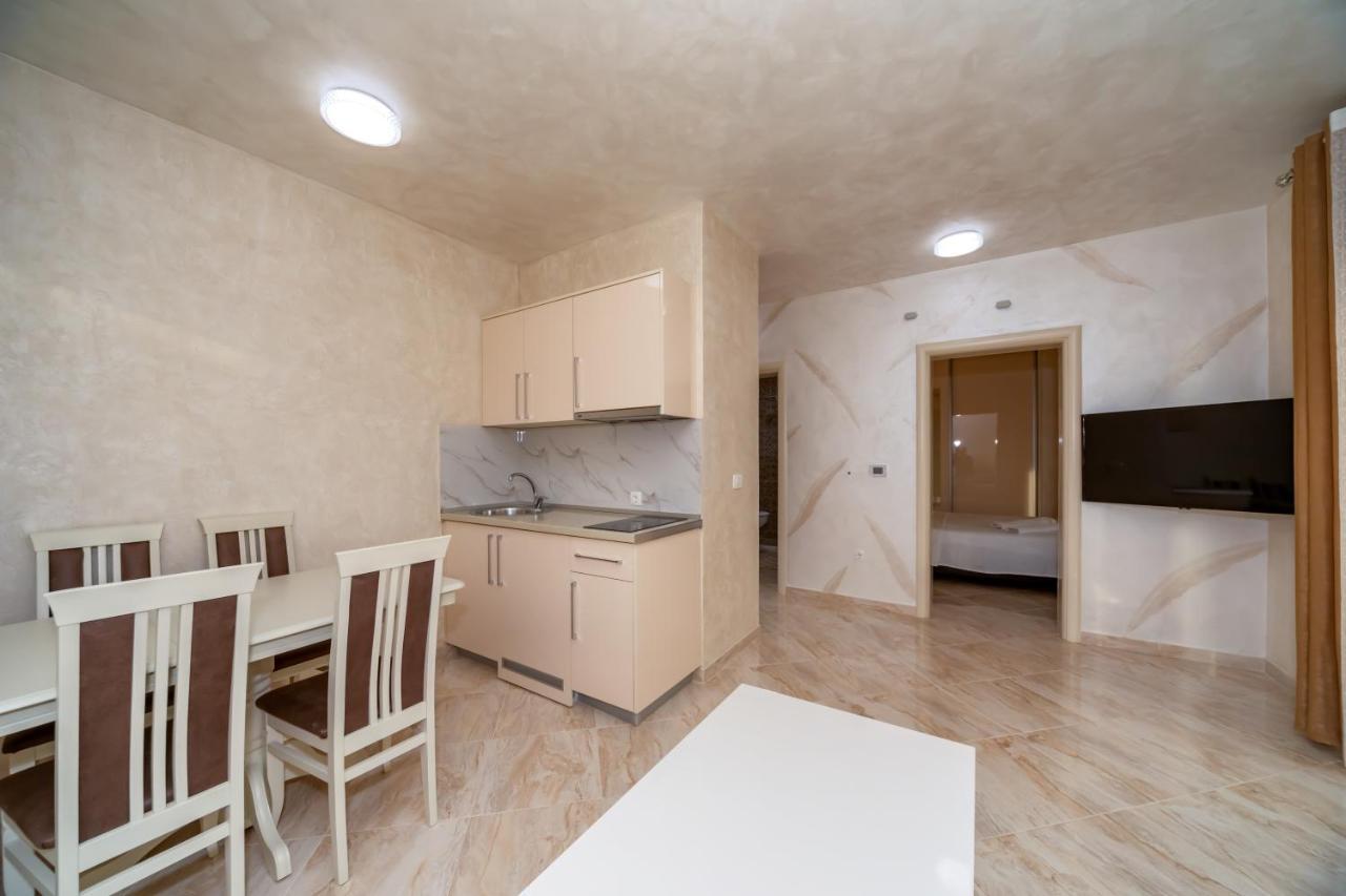 Kaom Lux Apartment โดบราวอดา ภายนอก รูปภาพ