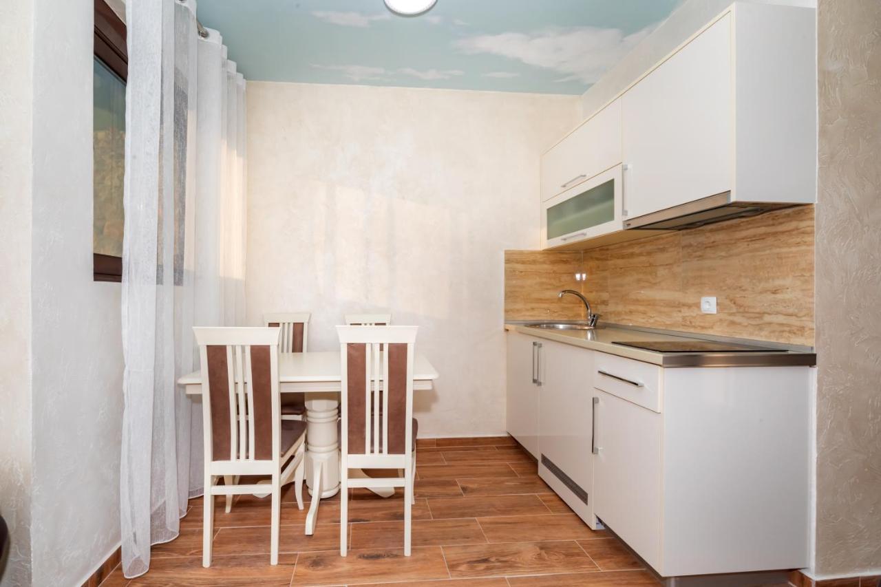 Kaom Lux Apartment โดบราวอดา ภายนอก รูปภาพ