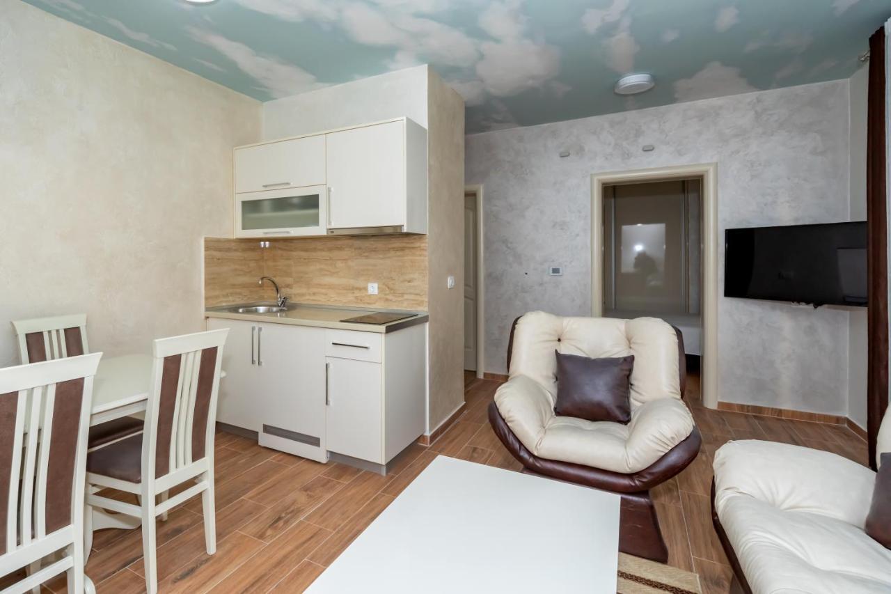 Kaom Lux Apartment โดบราวอดา ภายนอก รูปภาพ