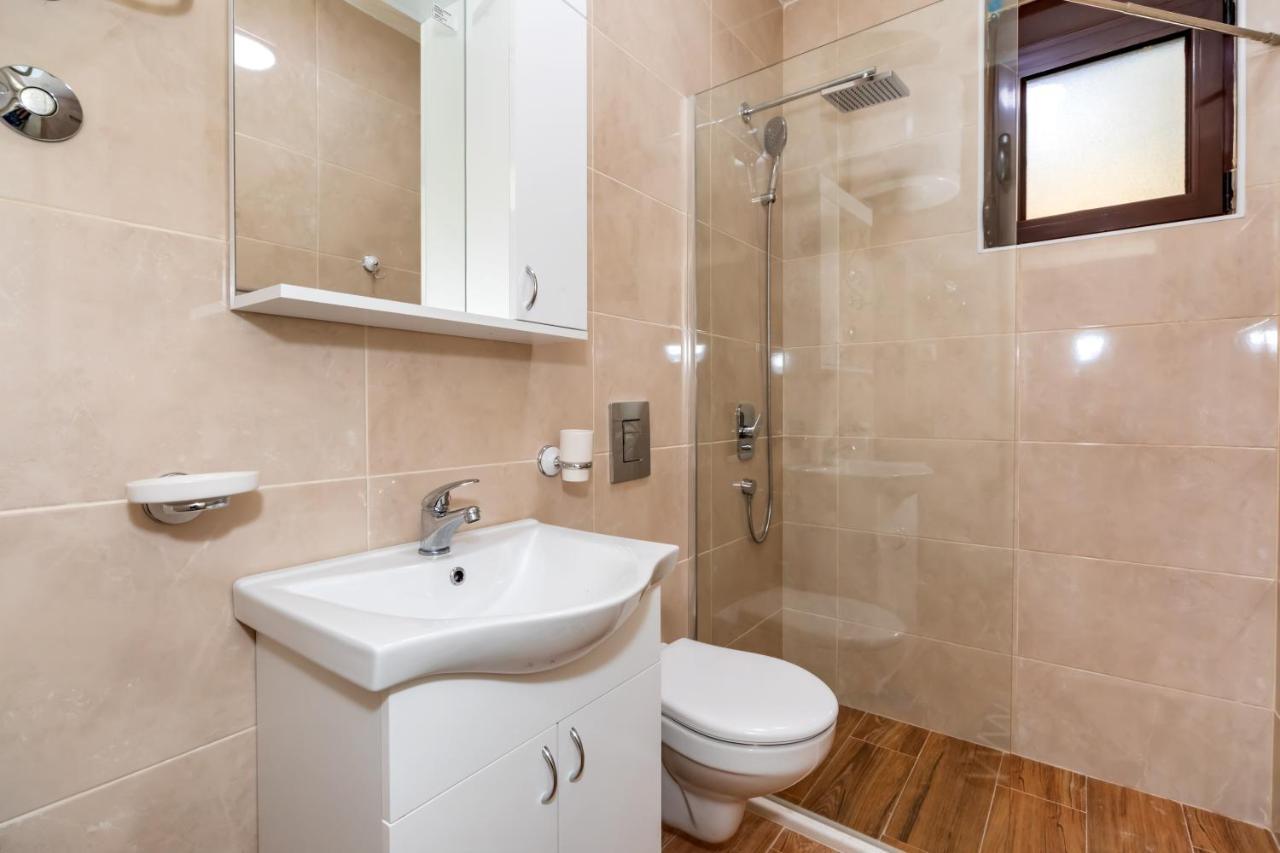 Kaom Lux Apartment โดบราวอดา ภายนอก รูปภาพ