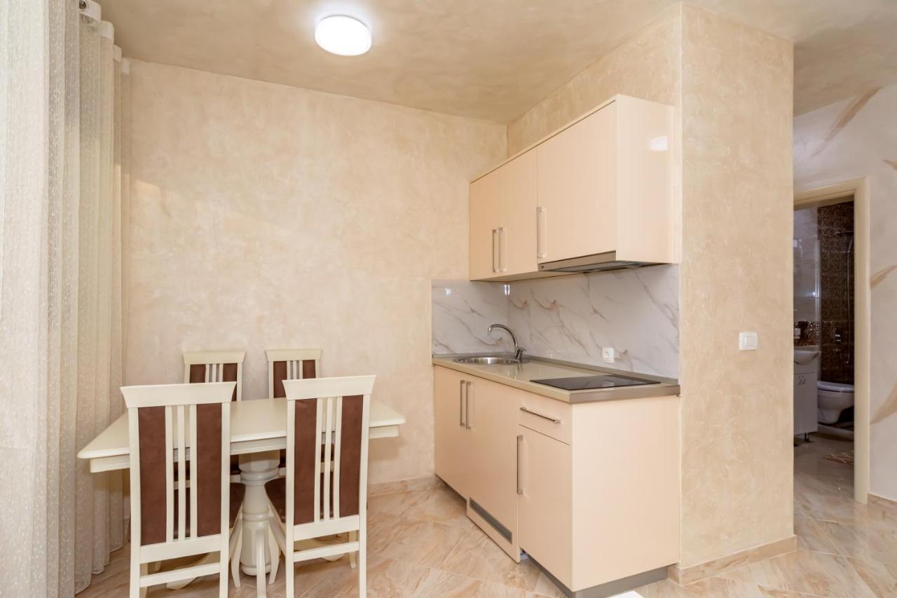 Kaom Lux Apartment โดบราวอดา ภายนอก รูปภาพ