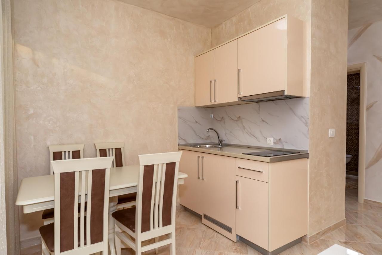 Kaom Lux Apartment โดบราวอดา ภายนอก รูปภาพ