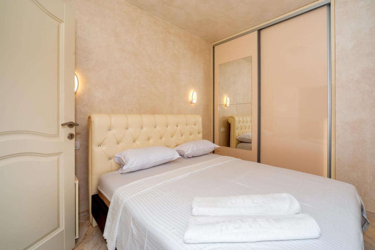 Kaom Lux Apartment โดบราวอดา ภายนอก รูปภาพ