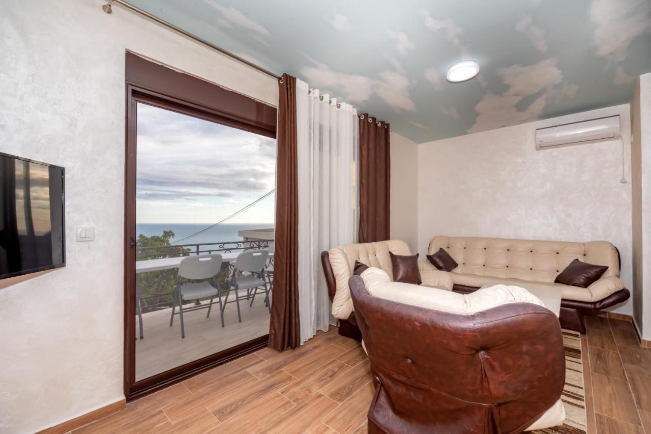 Kaom Lux Apartment โดบราวอดา ภายนอก รูปภาพ