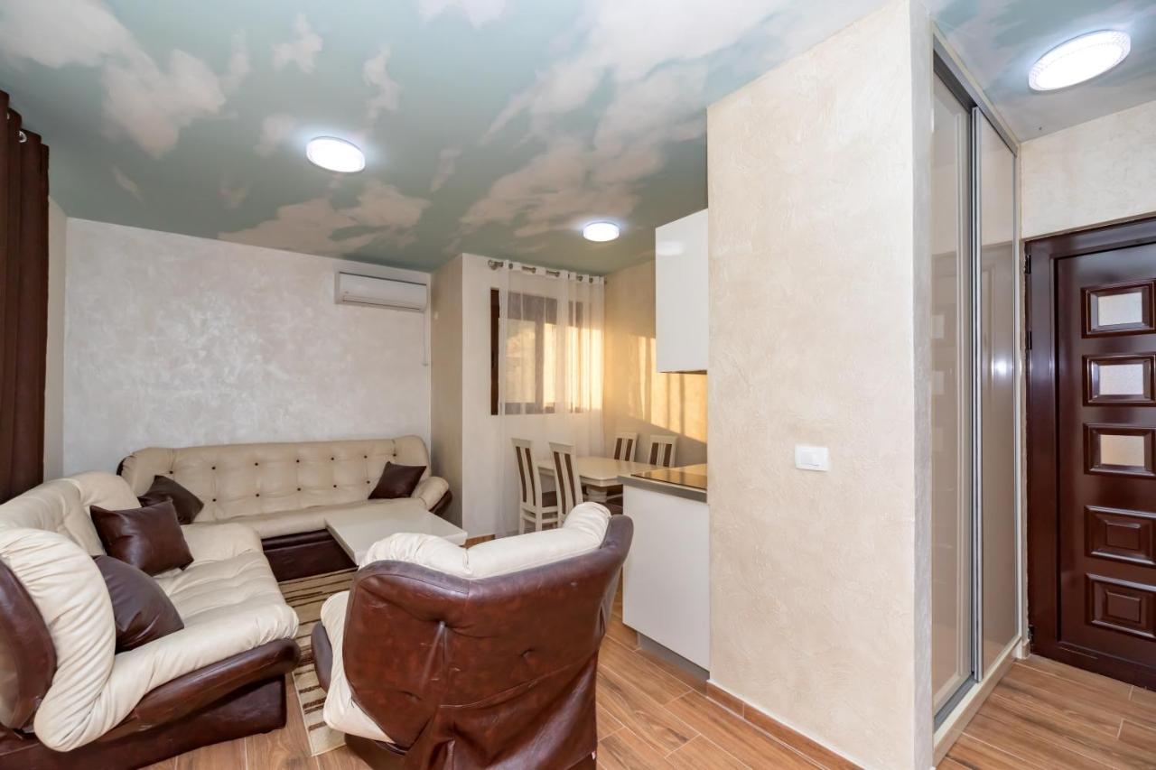 Kaom Lux Apartment โดบราวอดา ภายนอก รูปภาพ