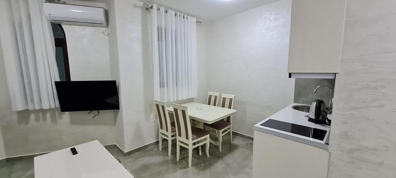 Kaom Lux Apartment โดบราวอดา ภายนอก รูปภาพ