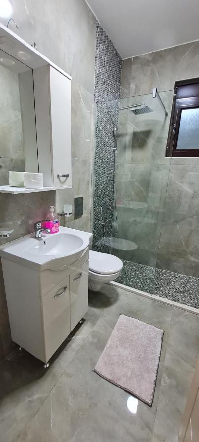 Kaom Lux Apartment โดบราวอดา ภายนอก รูปภาพ