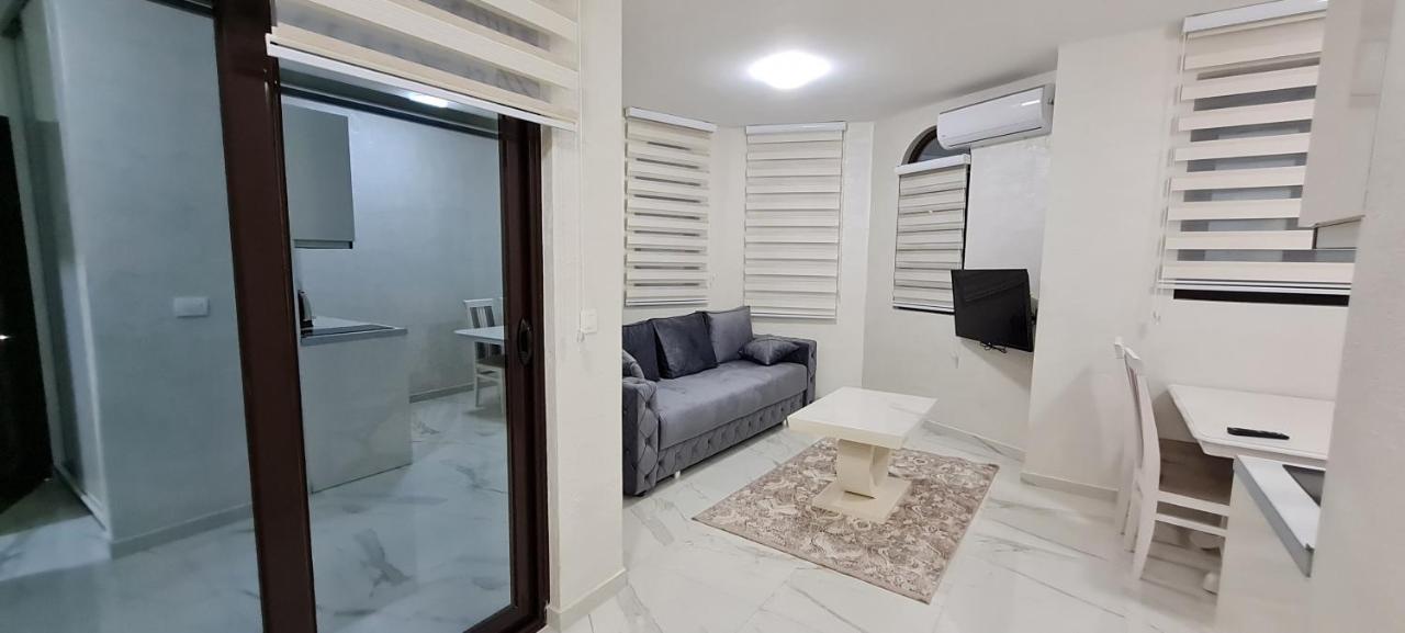 Kaom Lux Apartment โดบราวอดา ภายนอก รูปภาพ